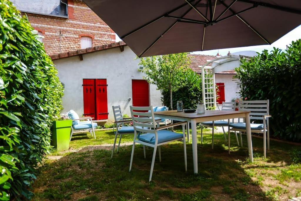 Villa F3 80 M2 Longere Plain Pied Au Centre Auxonne. Extérieur photo