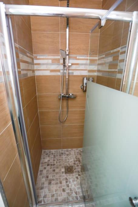 Villa F3 80 M2 Longere Plain Pied Au Centre Auxonne. Extérieur photo