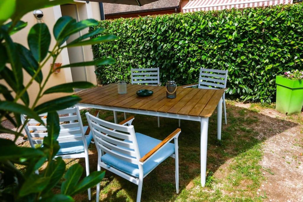 Villa F3 80 M2 Longere Plain Pied Au Centre Auxonne. Extérieur photo